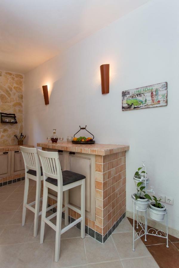 Relaxing Dalmatian House In Village Ljubitovica Экстерьер фото